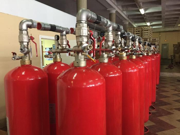 Газовое пожаротушение — эффективное тушение без потери имущества