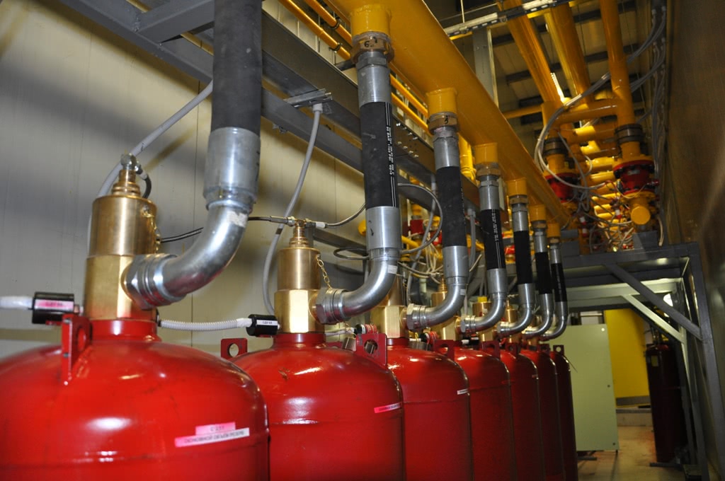 Газовое пожаротушение — эффективное тушение без потери имущества Газовое пожаротушение — эффективное тушение без потери имущества